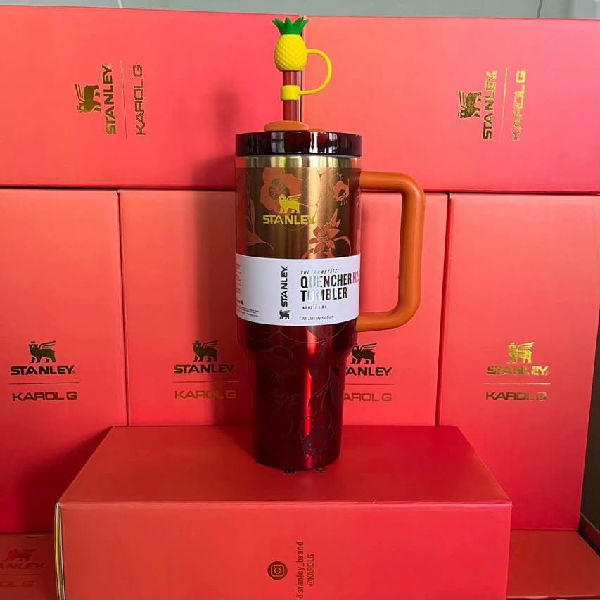 Stanley x KAROL G Quencher H2.0 FlowState Tumbler 40oz | Limited Edition Floral Design